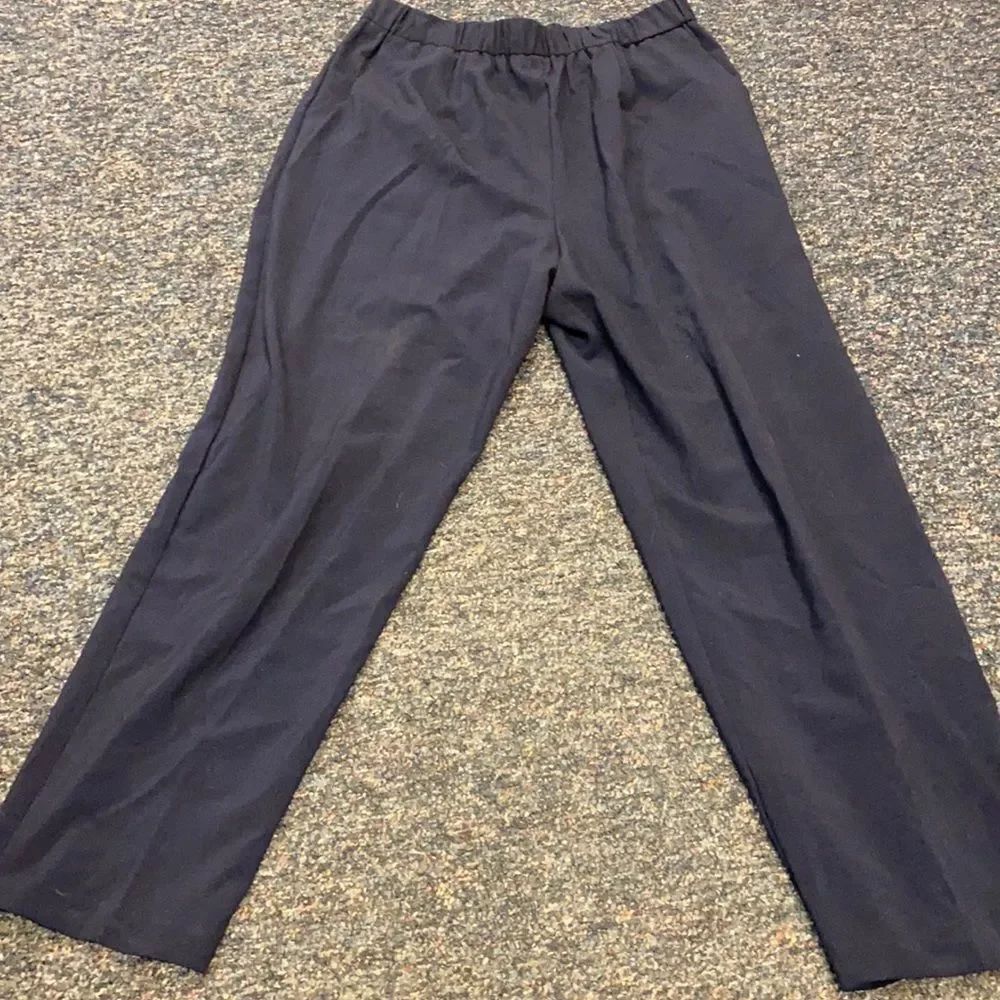 Briggs New York Navy Blue pants sz. 14